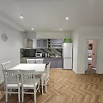City Center Apartment Redi